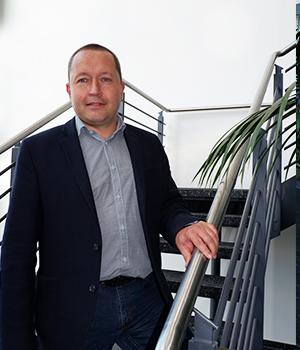 Ansprechpartner 12 Warehouse Operation Manager Jörn Rapsky